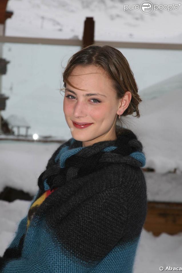 Nora Arnezeder - Photo Colection