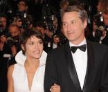 Antoine de Caunes, présentateur de la cérémonie, a la joie de remettre à sa fille, Emma de Caunes, le César du meilleur espoir pour 