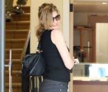 Rene Russo fait son show pour les paparazzi à LA, le 29/01/09