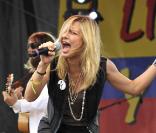 Amandine Bourgeois de  Nouvelle Star  prépare son premier album