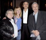 Josée Dayan, Julie Depardieu, BHL et Alain Delon à la première de  Bernard-Henri Lévy, la déraison d'une histoire . 04/02/09
