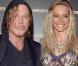 Mickey Rourke sort sa nouvelle conquête pour la première parisienne de 