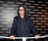 Première de The Wrestler au Gaumont Marignan, sur les Champs-Elysées : Mickey Rourke 