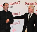 Steve Martin et Jean Reno à l'avant-première de  La panthère rose 2 , à Moscou. 09/02/09