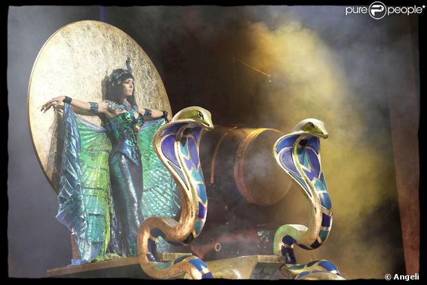Lundi 9 février 2009 : Cléopâtre, la dernière reine d'Egypte donne sa générale devant un public qui compte de nombreux people.