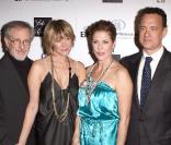 Les quatre inséparables : Steven Spielberg, sa femme Kate Capshaw (qui rajeunit à vue d'oeil, l'effet 