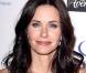 Courteney Cox est totalement vibrante dans sa jolie robe !