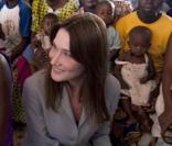 Carla Bruni au Burkina Faso, pour son premier voyage humanitaire...