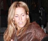 Sheryl Crow emmène son petit Wyatt au restaurant. 11/02/09