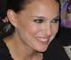 Natalie Portman lors de la Fashion Week parisienne... Les spectateurs ne regardaient plus le défilé... nous non plus ! 