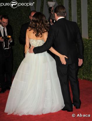 Sarah Jessica Parker et son mari Matthew Broderick posent à la soirée Vanity-Fair (soirée post-Oscars)... SJP a la main baladeuse !