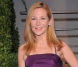 Jennifer Westfeldt pose à la soirée Vanity-Fair (soirée post-Oscars)
