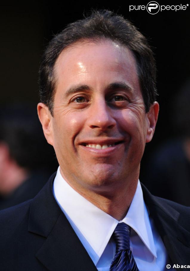 Le fameux humoriste Jerry Seinfeld pose à la soirée Vanity-Fair (soirée post-Oscars)