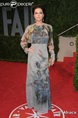 Katie Lee Joel pose à la soirée Vanity-Fair (soirée post-Oscars)