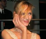 Uma Thurman pose à la soirée Vanity-Fair (soirée post-Oscars)