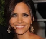 La sublime Halle Berry pose pour la soirée Vanity Fair (post-Oscars)
