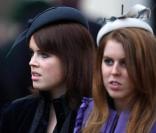 Les princesses Eugenie et Beatrice inauguration du mémorial pour la reine-mère. 24/02/09
