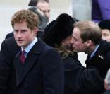 Harry et William à l'inauguration du mémorial pour la reine-mère. 24/02/09