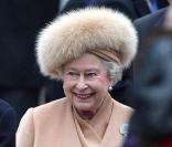 Elizabeth II à l'inauguration du mémorial pour la reine-mère. 24/02/09