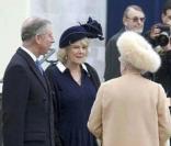Camilla, Charles et la reine Elizabeth à l'inauguration du mémorial pour la reine-mère. 24/02/09
