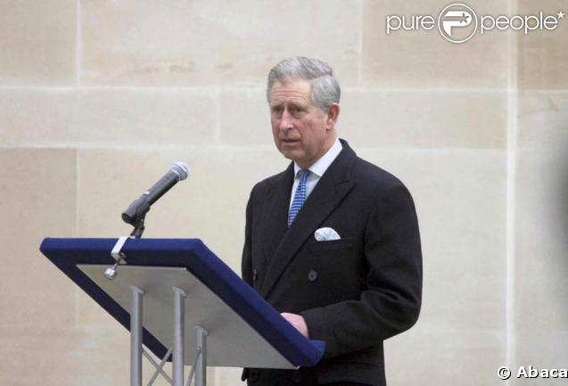 Le prince Charles à l'inauguration du mémorial pour la reine-mère. 24/02/09