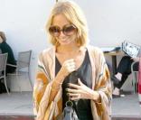 Nicole dans les rues de L.A le 5 novembre 2005. Un look bobo qu'on adore ! 