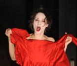 Jeanne Balibar lors du spectacle Le Soulier de satin mis en scène par Oliver Py au théâtre de l'Odéon à Paris le 4 mars 2009