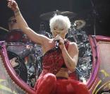 Pink à Paris-Bercy le 9 mars 2009 : un show explosif, drôle, sexy. Une fête foraine ambulante !