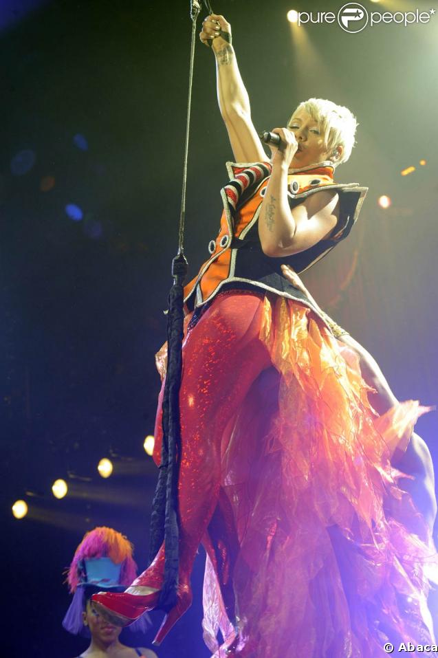 Pink à Paris-Bercy le 9 mars 2009 : son Funhouse Tour est effectivement très... fun ! 