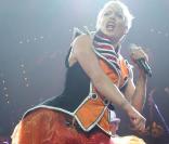 Pink à Paris-Bercy le 9 mars 2009 : un show explosif, drôle, sexy. Une fête foraine ambulante !