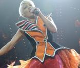 Pink à Paris-Bercy le 9 mars 2009 : un show explosif, drôle, sexy. Une fête foraine ambulante !