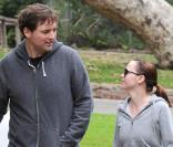 Christina Ricci, son boyfriend Owen Benjamin et Woofy, au Griffith Park, à L.A. 09/03/09 