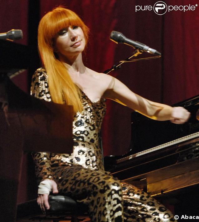 Tori Amos va bientôt présenter  Abnormally attracted to sin , son dixième album studio.