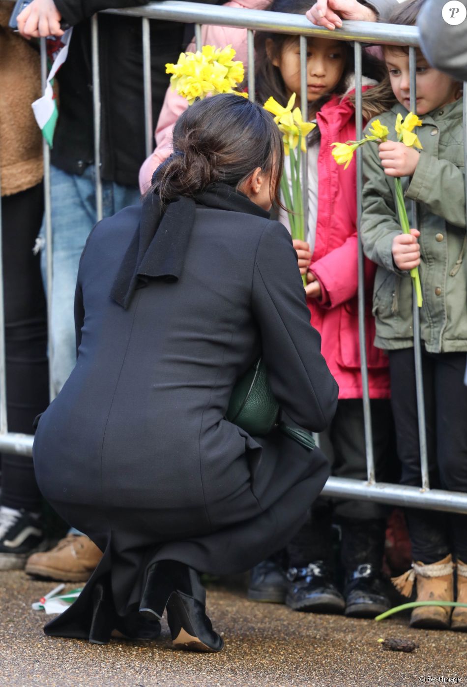 CASA REAL BRITÁNICA - Página 33 3800992-le-prince-harry-et-meghan-markle-visiten-950x0-2