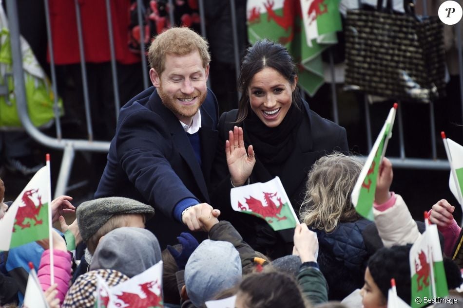 CASA REAL BRITÁNICA - Página 32 3801118-le-prince-harry-et-meghan-markle-en-visi-950x0-2