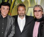 Alain Bashung avec Luc Besson et Dick Rivers lors de la première d\'Arthur et les minimys en novembre 2006<br />