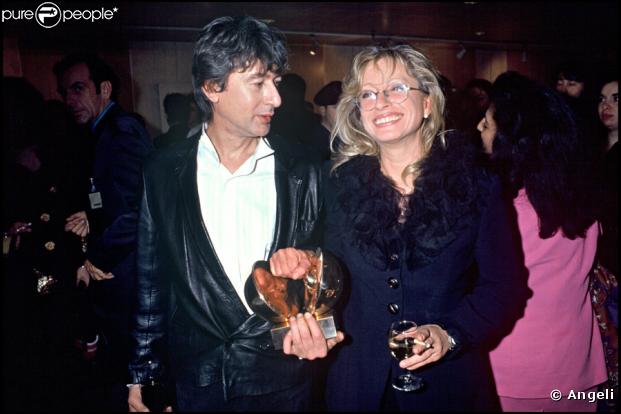 Alain Bashung avec Véronique Sanson lors des Victoires de la Musique le 8 février 1993