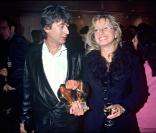 Alain Bashung avec Véronique Sanson lors des Victoires de la Musique le 8 février 1993 