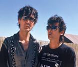 Alain Bashung et son ami Jacques Higelin aux Francofolies de la Rochelle. Juillet 1987 