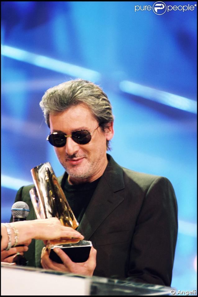 Alain Bashung est l'artiste qui a reçu le plus grand nombre de Victoires de la Musique. Il a totalisé 11 trophées tout au long de sa carrière 