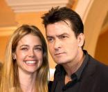Charlie Sheen avec Denise Richards en 2002 