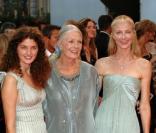  Vanessa Redgrave, la mère de Natasha Richardson  avec sa fille Joely Richardson et sa petite-fille Daisy Bevan arrivent à la première du film 'Atonement' au 64ème Festival du film international de Venise en 2007</sp