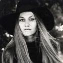 Eva Rhodes, ancien mannequin et actrice pour John Lennon et Yoko Ono, a mystérieusement disparu...
