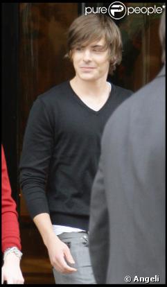 Zac Efron était hier sur Paris !