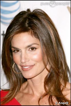 Cindy Crawford toujours aussi glam...