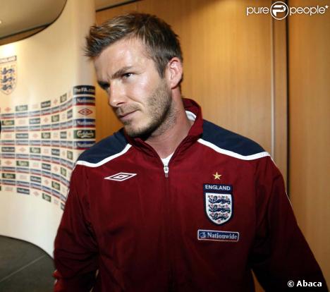 David Beckham donne une conférence de presse à l'Hotel Grove en Angleterre le 26 Mars 2009.
