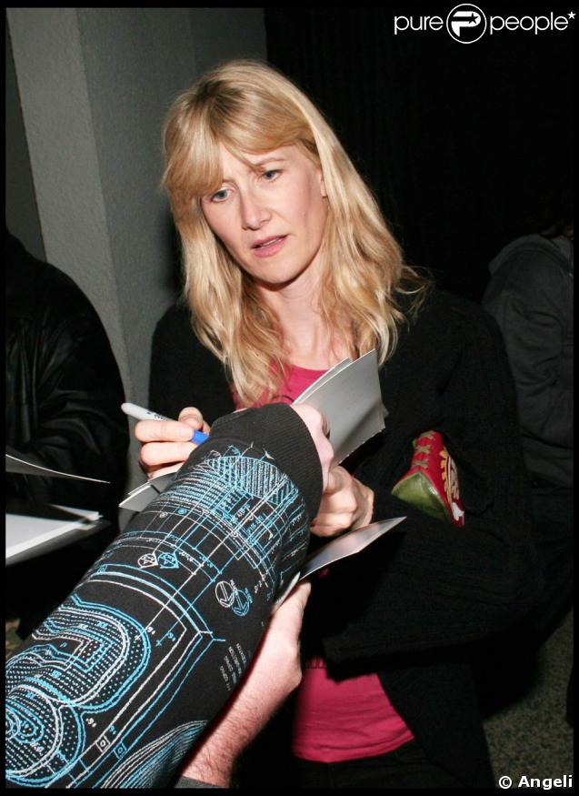 Laura Dern, à la boutique Kitson, à West Hollywood, le 26 mars 2009, à l'occasion du lancement de leur nouvelle collection printemps/été 2009 !