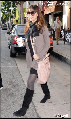 Jessica Alba dans les rues de Los Angeles a retrouvé ses cheveux longs