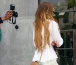 Lindsay Lohan entre dans la boutique Maxfield à West Hollywood !<br />