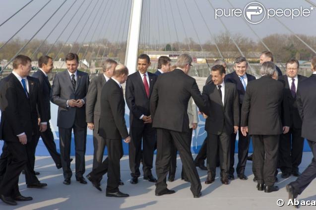 Les dirigeants de l'OTAN, sur la Passerelle des Deux-Rives à Strasbourg. 04/04/09
